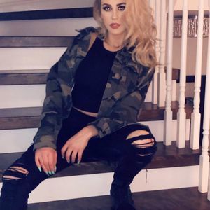 Meet your Posher, Stephanie-anna